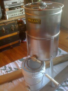 "honey extractor"